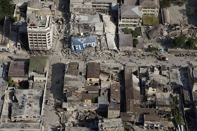 Vue aérienne du centre de Port-au-Prince après les séisme