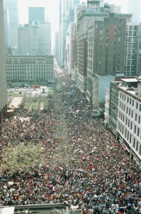 Une gigantesque marche des Haitiens et alliés pour contester la décision de la FDA d'interdire aux Haitiens de faire des dons de sang.