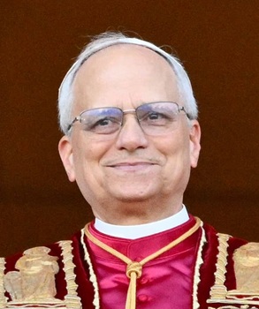 Biographie officielle du Pape Léon XIV L'une des premières photo du Pape Leon XIV (8 mai 2025)