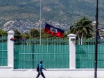 Le drapeau national en berne